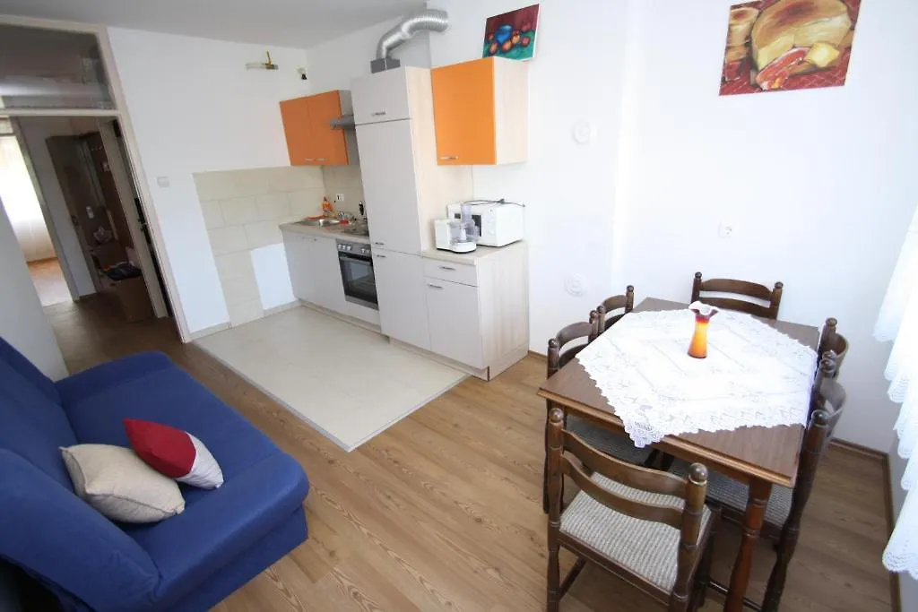 Apartments Tena With Private Parking Pula Croatie