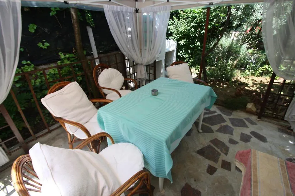 Apartments Tena With Private Parking Pula 0*,  Kroatien